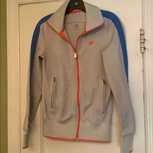 Nike zip up jacket in excellent condition